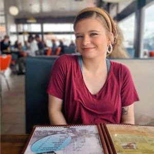 Meet your Posher, Emily